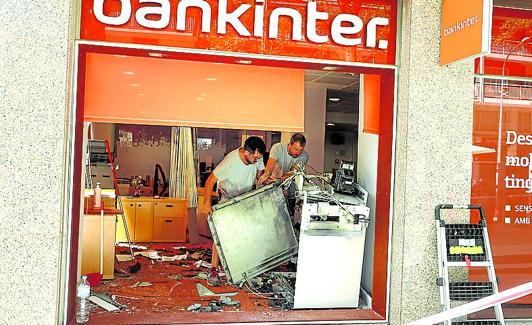 Oficina bancaria asaltada por delincuentes el pasado mes de septiembre.