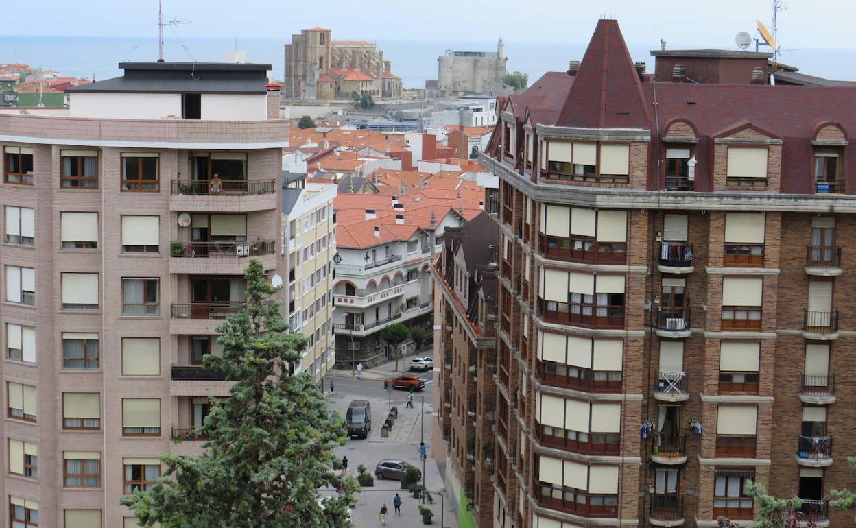 El servicio de abastecimiento en la zona de Santa Catalina mejorará con la actuación en la calle Los Caseríos 