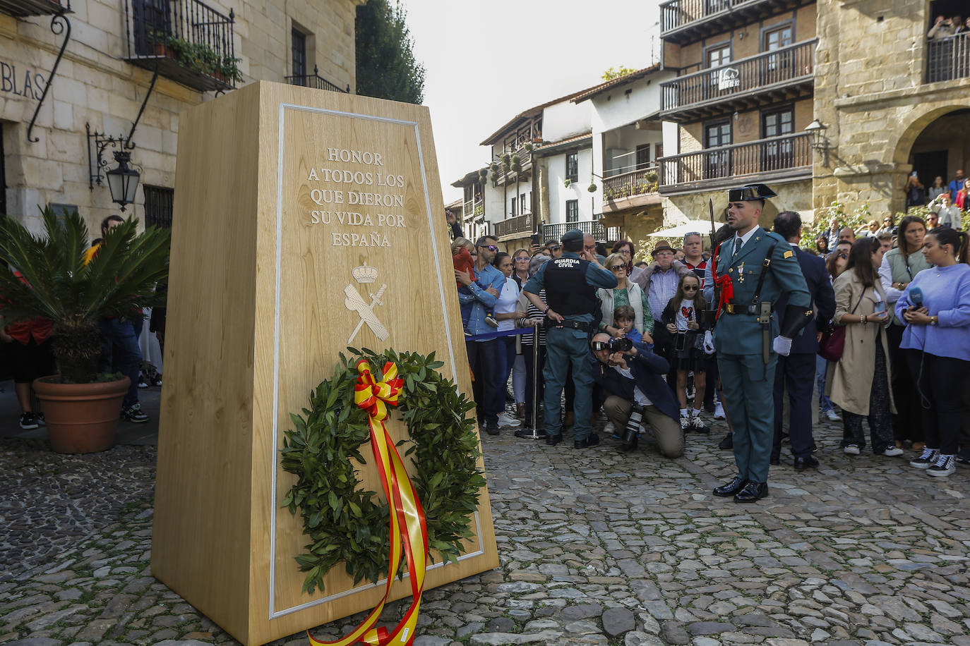 Fotos: Imágenes del acto de la Guardia Civil en Santillana del Mar