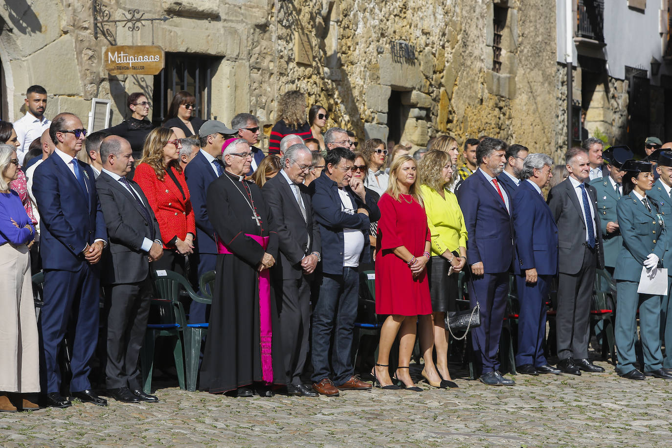 Fotos: Imágenes del acto de la Guardia Civil en Santillana del Mar