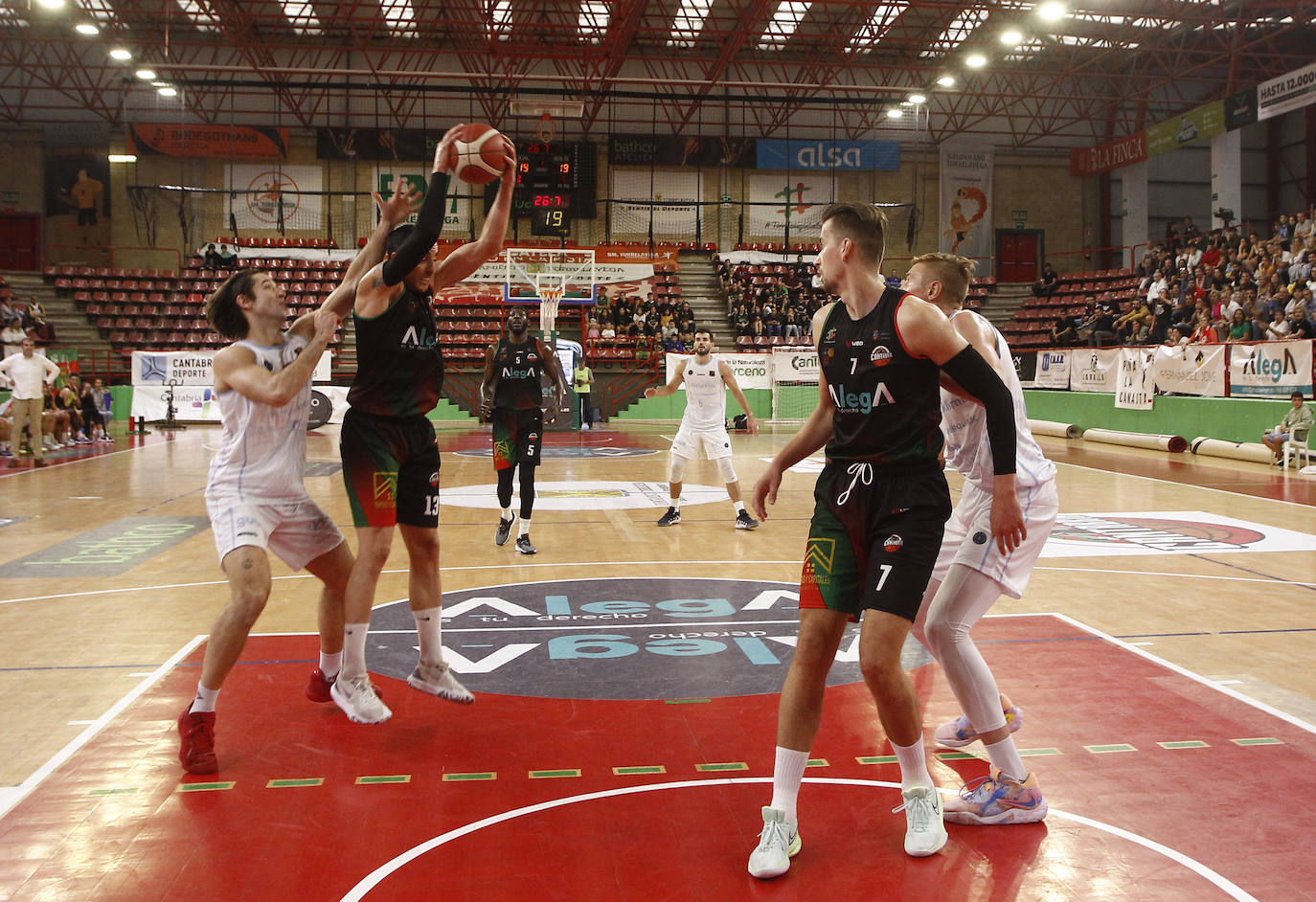 Los cántabros, con pocos fallos en defensa y valientes en ataque, vencer a los de Lolo Encinas a pesar de un último cuarto complicado