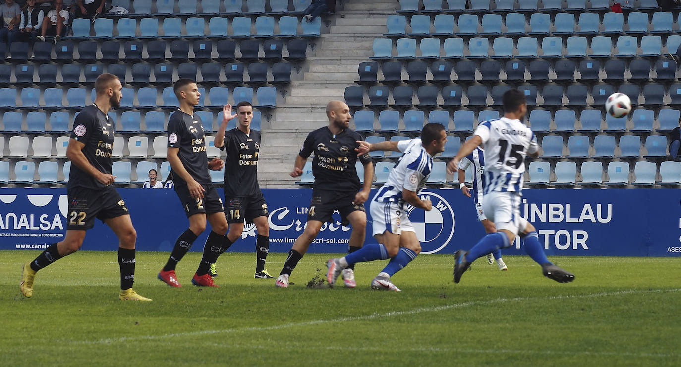 Fotos: Imágenes del derbi entre Gimnástica y Laredo