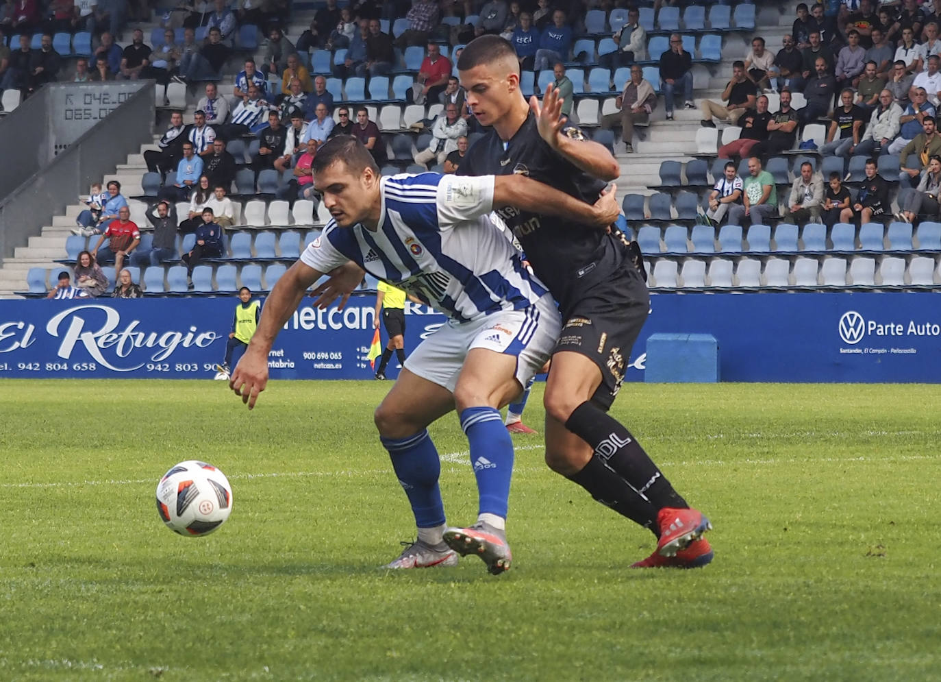 Fotos: Imágenes del derbi entre Gimnástica y Laredo