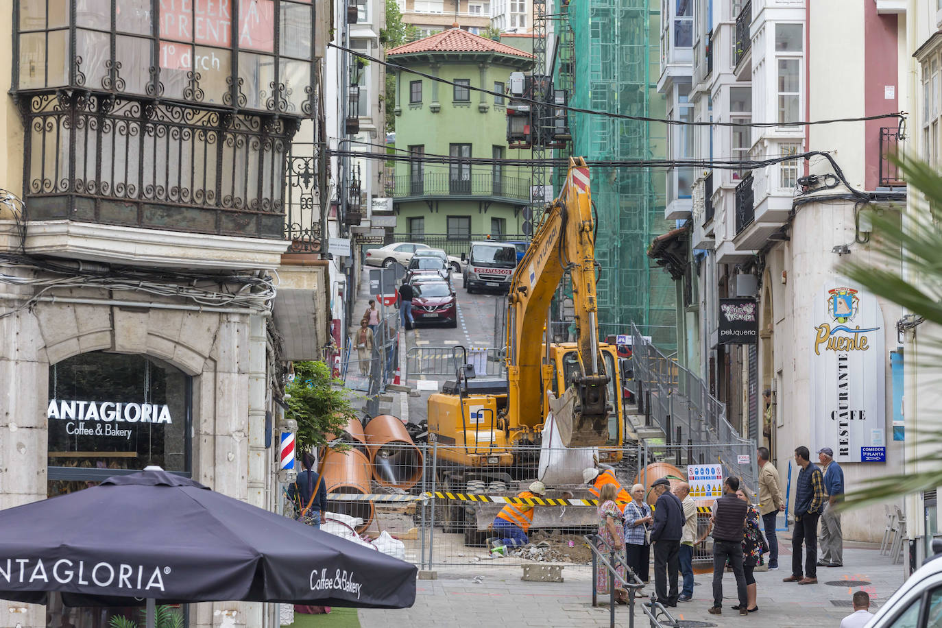 Fotos: Comienzan las obras de las rampas mecánicas entre Jesús de Monasterio y Juan XXIII