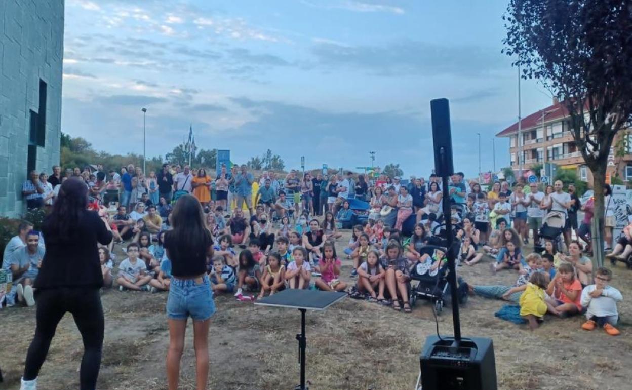 Espectáculo de magia en Noja en una pasada edición del festival.