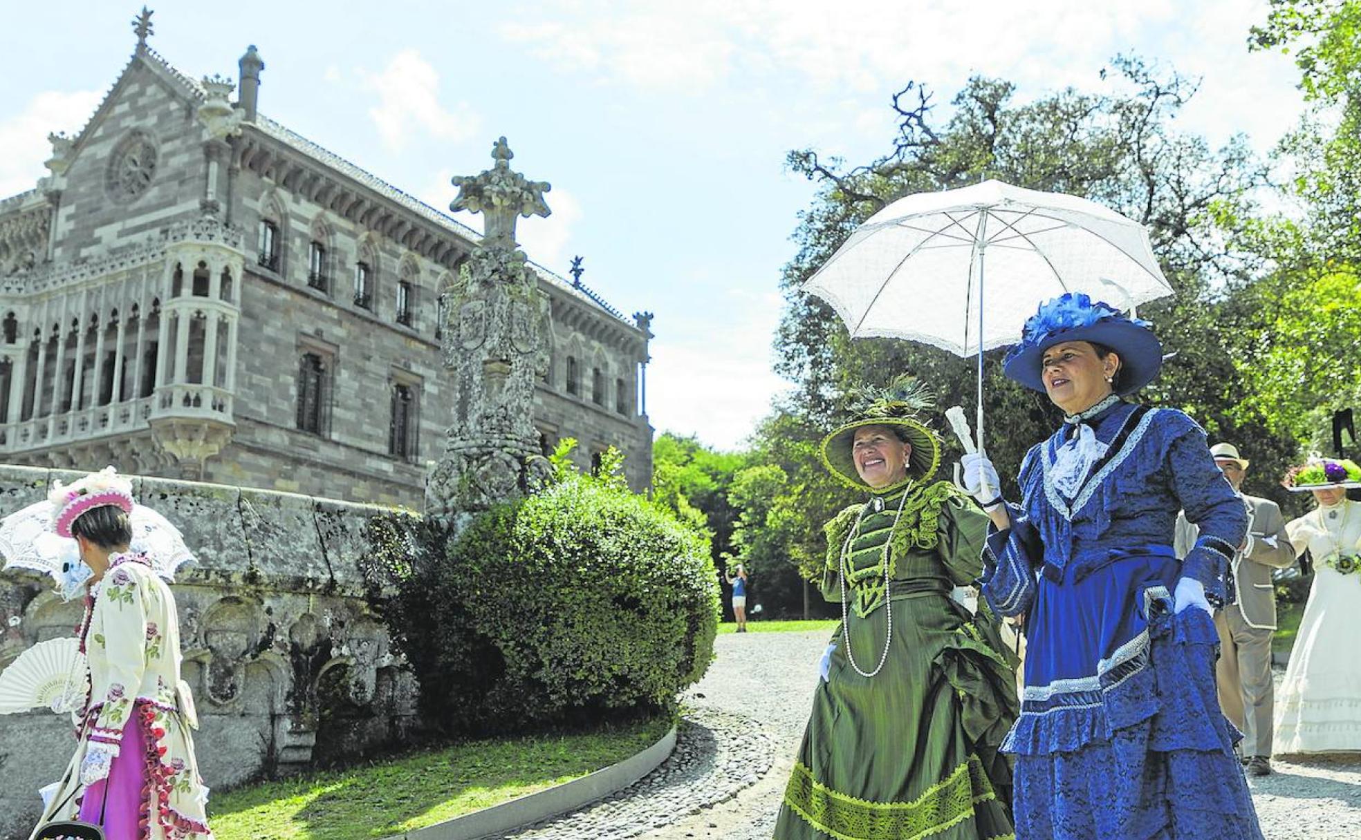 Celebración del Día del Indiano en Comillas, recreación festiva que se convoca desde hace 14 años.