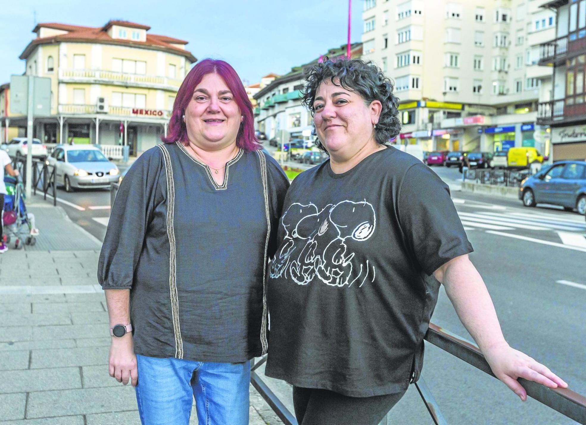 Las hermanas Consuelo (izquierda) y Gisela Alonso, afectadas ambas por un cáncer de mama que ahora ya saben que tiene origen genético.