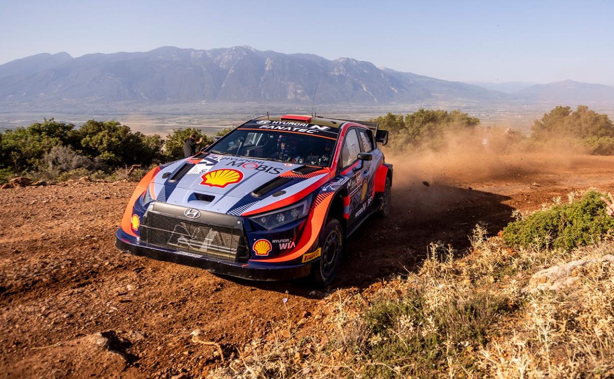 Sordo, en uno de los tramos del pasado Rally Acrópolis.