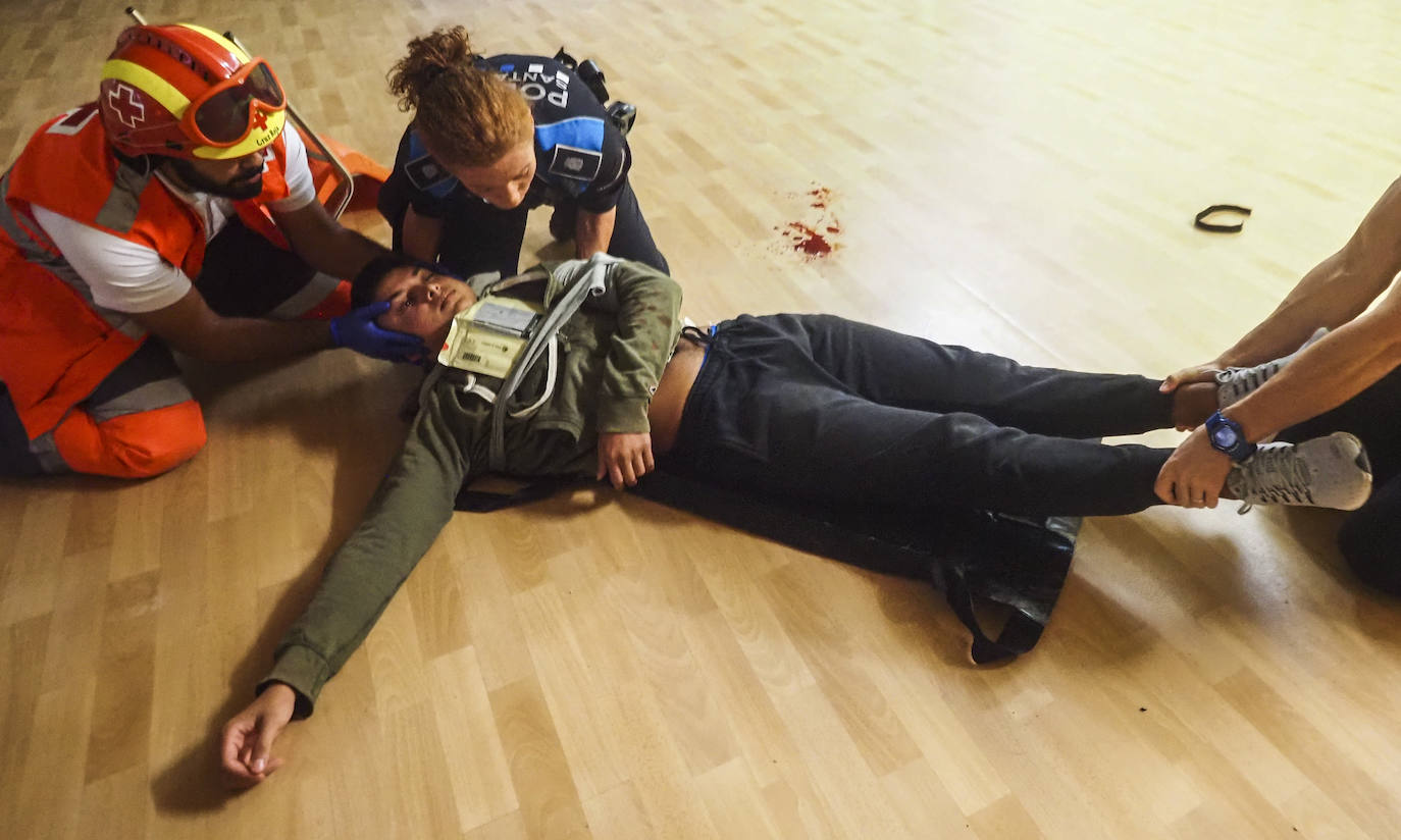 Fotos: Dos terroristas y cuatro muertos