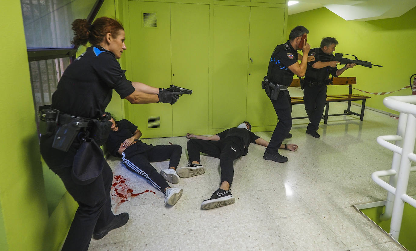 Fotos: Dos terroristas y cuatro muertos