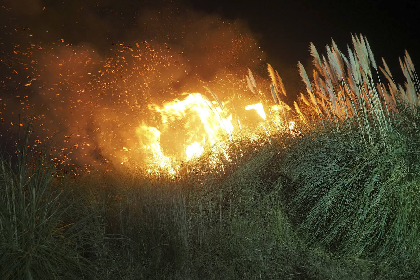 Fotos: Imágenes del incendio en Loredo