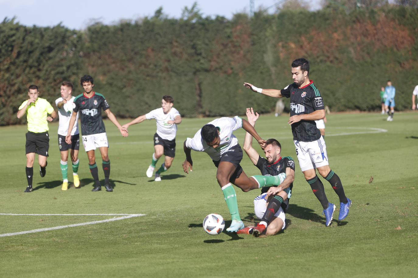 Fotos: La Gimnástica se impone al Rayo Cantabria