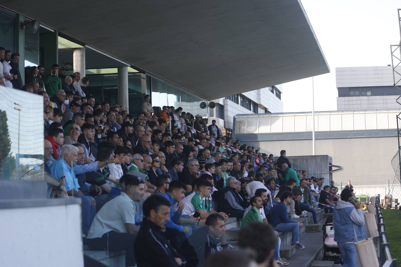 Fotos: La Gimnástica se impone al Rayo Cantabria