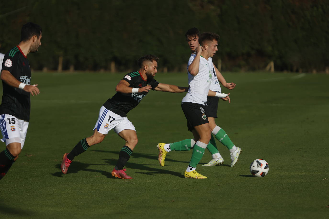 Fotos: La Gimnástica se impone al Rayo Cantabria