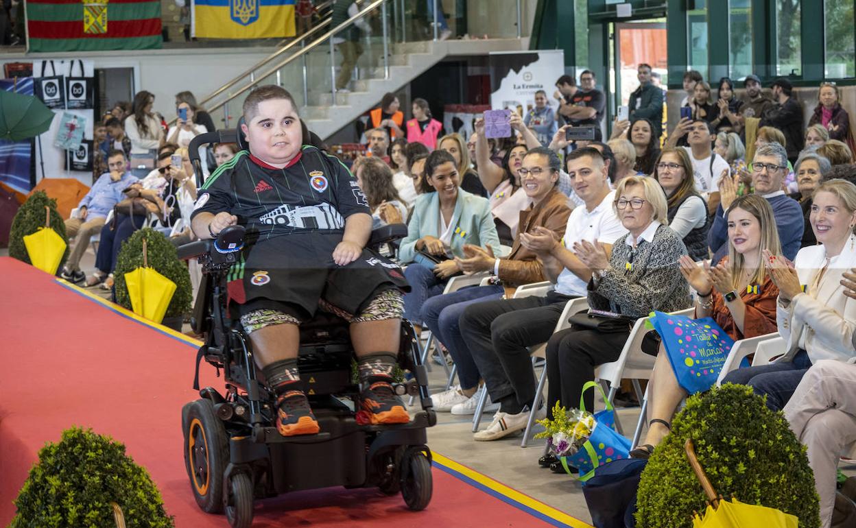 Desfile contra el acoso escolar en La Lechera