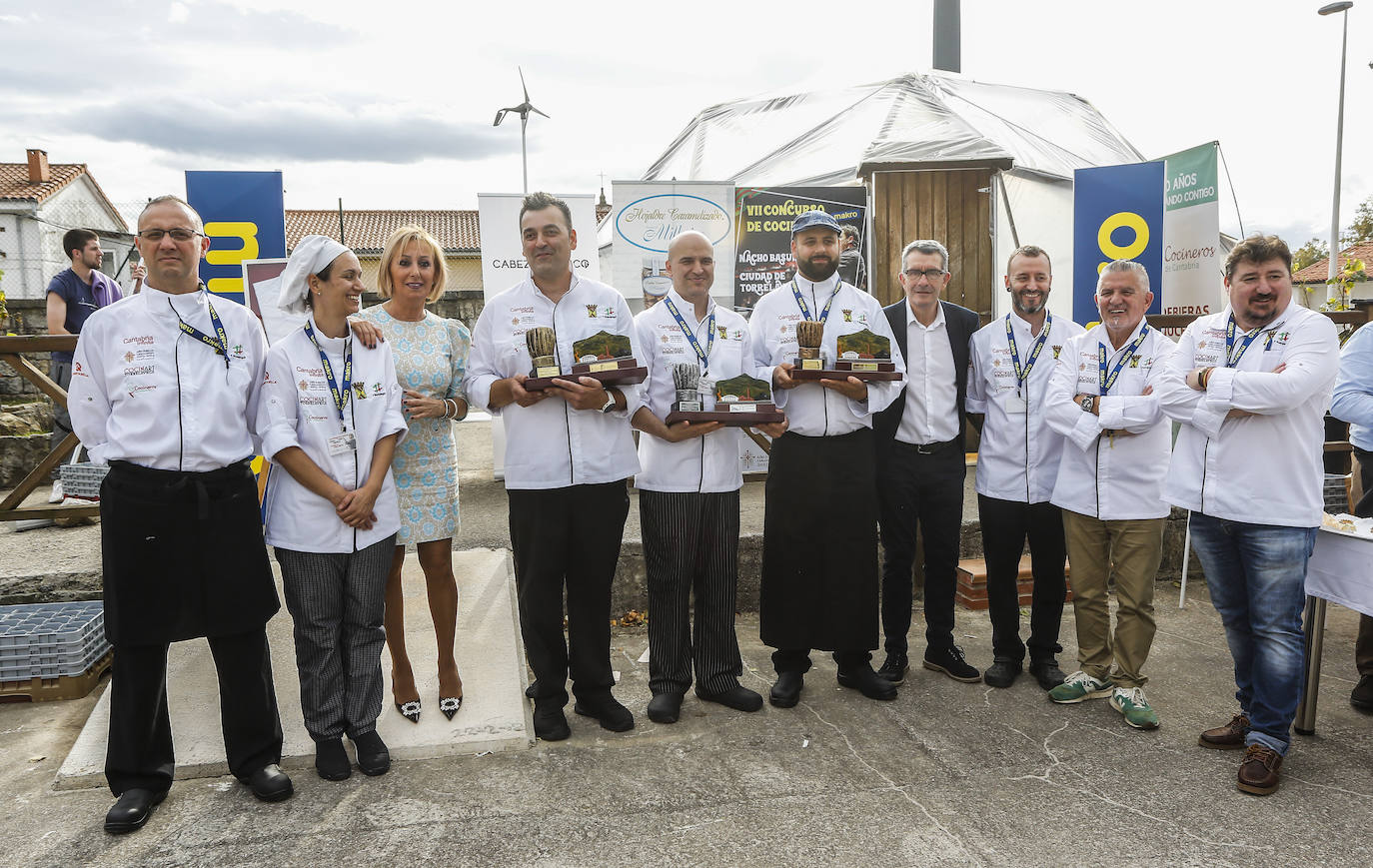 Imagen. Todos los ganadores junto a los organizadores.