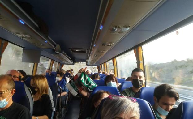 Los pasajeros han viajado hasta Aguilar de Campoo en autobús.