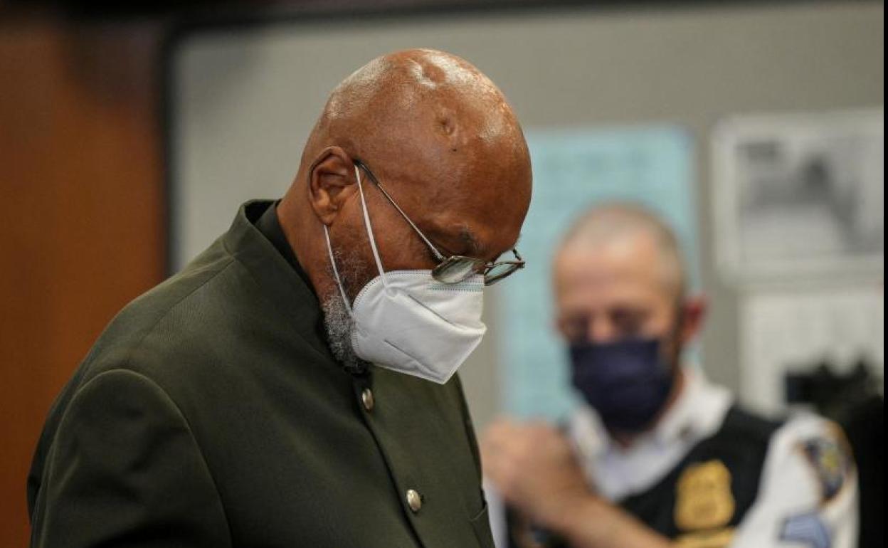 Muhammad Aziz, de ahora 84 años, durante su juicio de exoneración en la Corte Suprema de Nueva York, en noviembre de 2021. 