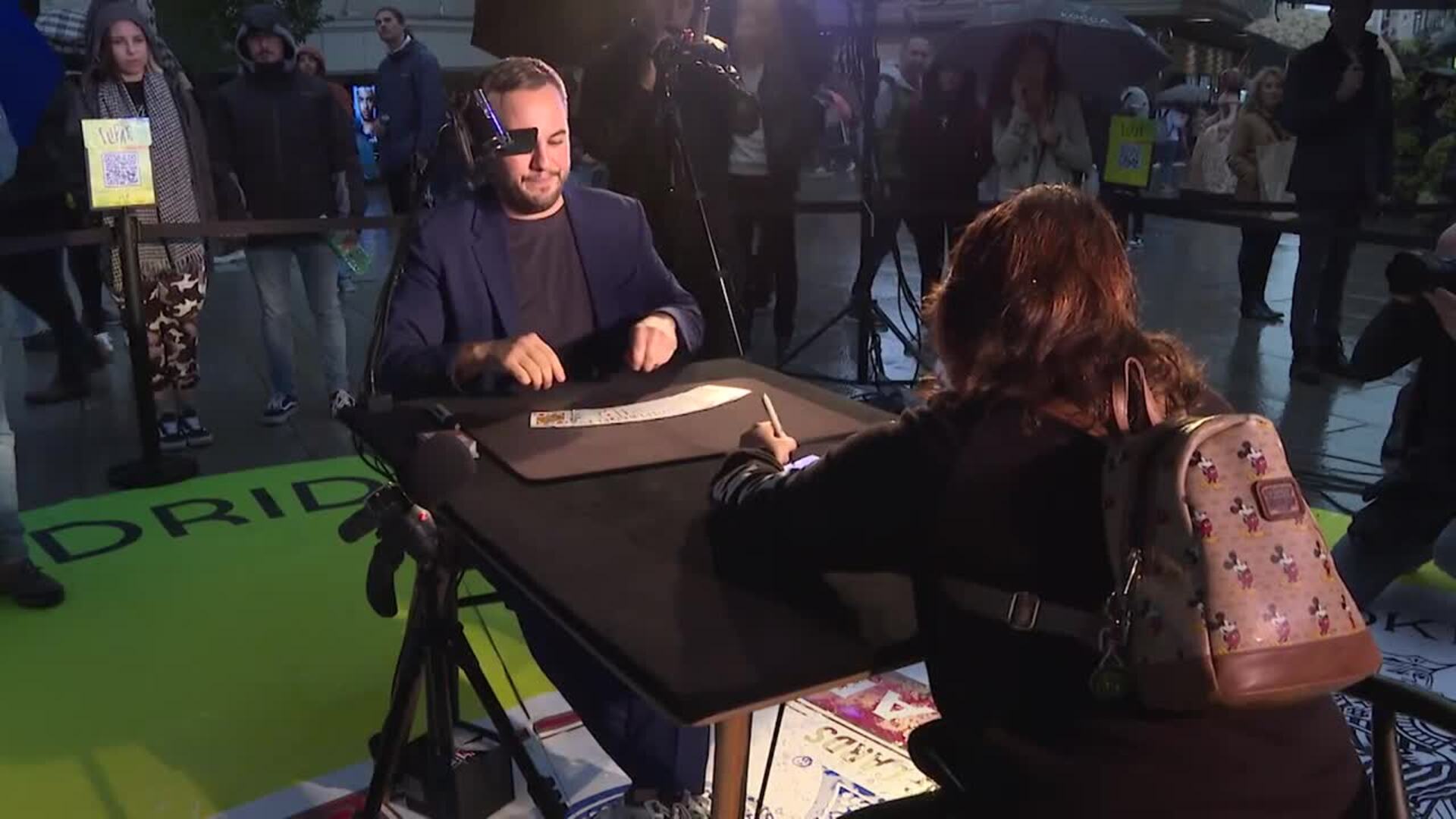 Jorge Blass sorprende a Madrid con su espectáculo de magia "Flipar"