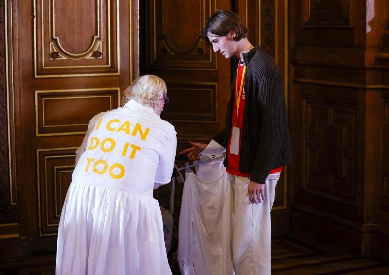 La belleza no tiene edad y con este lema, los estudiantes de la exuela de moda LISAA han organizado una pasarela con jubiladas para mostrar sus creaciones en París. Que tiemblen las tops...