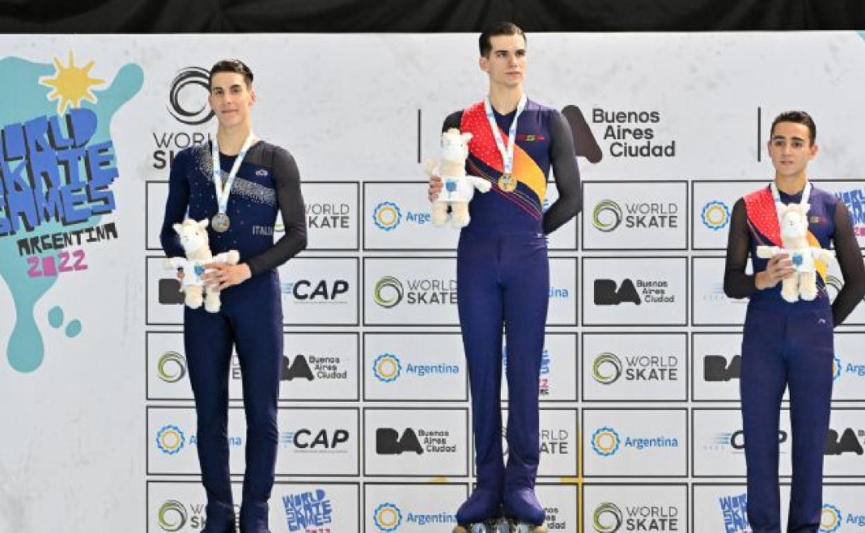 Alessandro Liberatore, Pau García y Héctor Díez, en el podio del Mundial en Argentina.