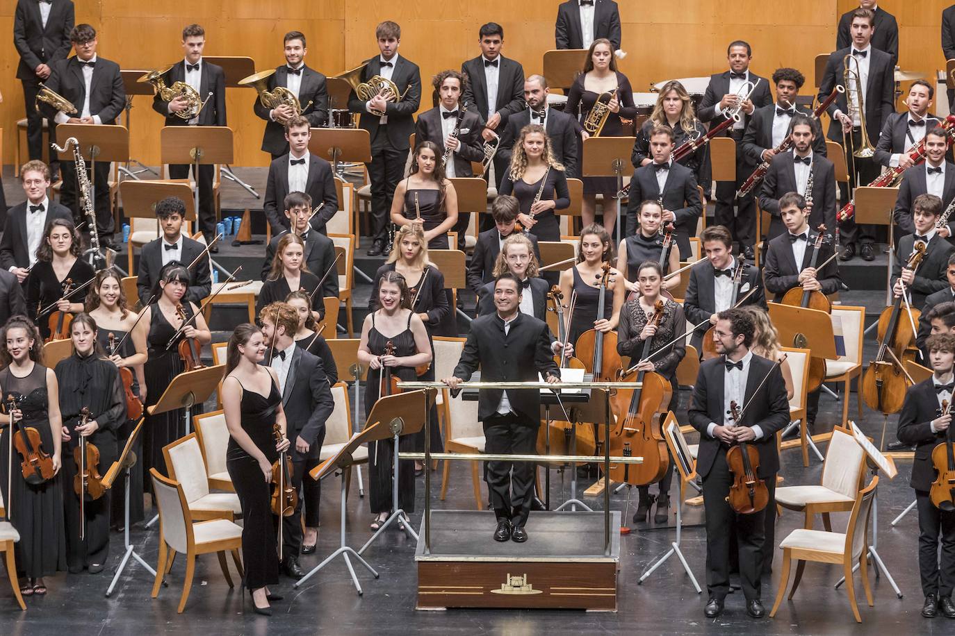 Una inmersión en Richard Strauss ha vertebrado este martes el concierto extraordinario de la Sinfónica Freixenet que conmemora los 120 años de El Diario Montañés y los 30 de la Escuela de Música Reina Sofía.