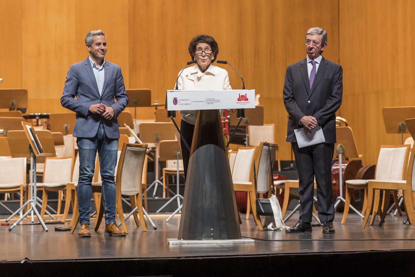 Una inmersión en Richard Strauss ha vertebrado este martes el concierto extraordinario de la Sinfónica Freixenet que conmemora los 120 años de El Diario Montañés y los 30 de la Escuela de Música Reina Sofía.