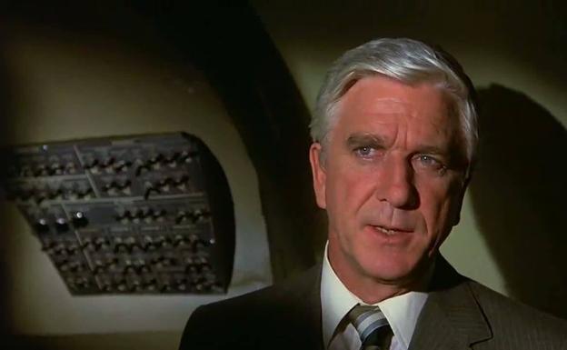 El actor Leslie Nielsen.