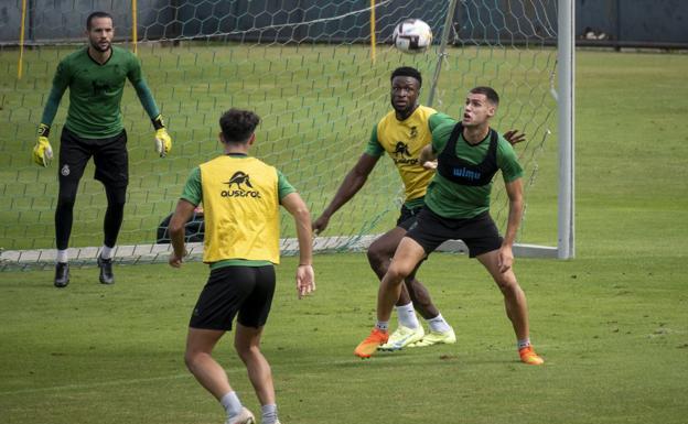 Gassama ya se entrena con el grupo y mantilla confía en hacerlo en breve.