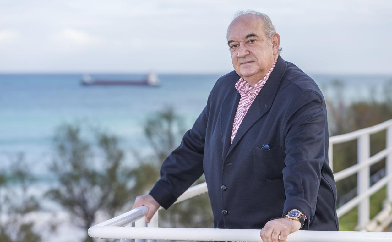 Emilio del Valle, el pasado miércoles, en los Jardines de Piquío de Santander. 