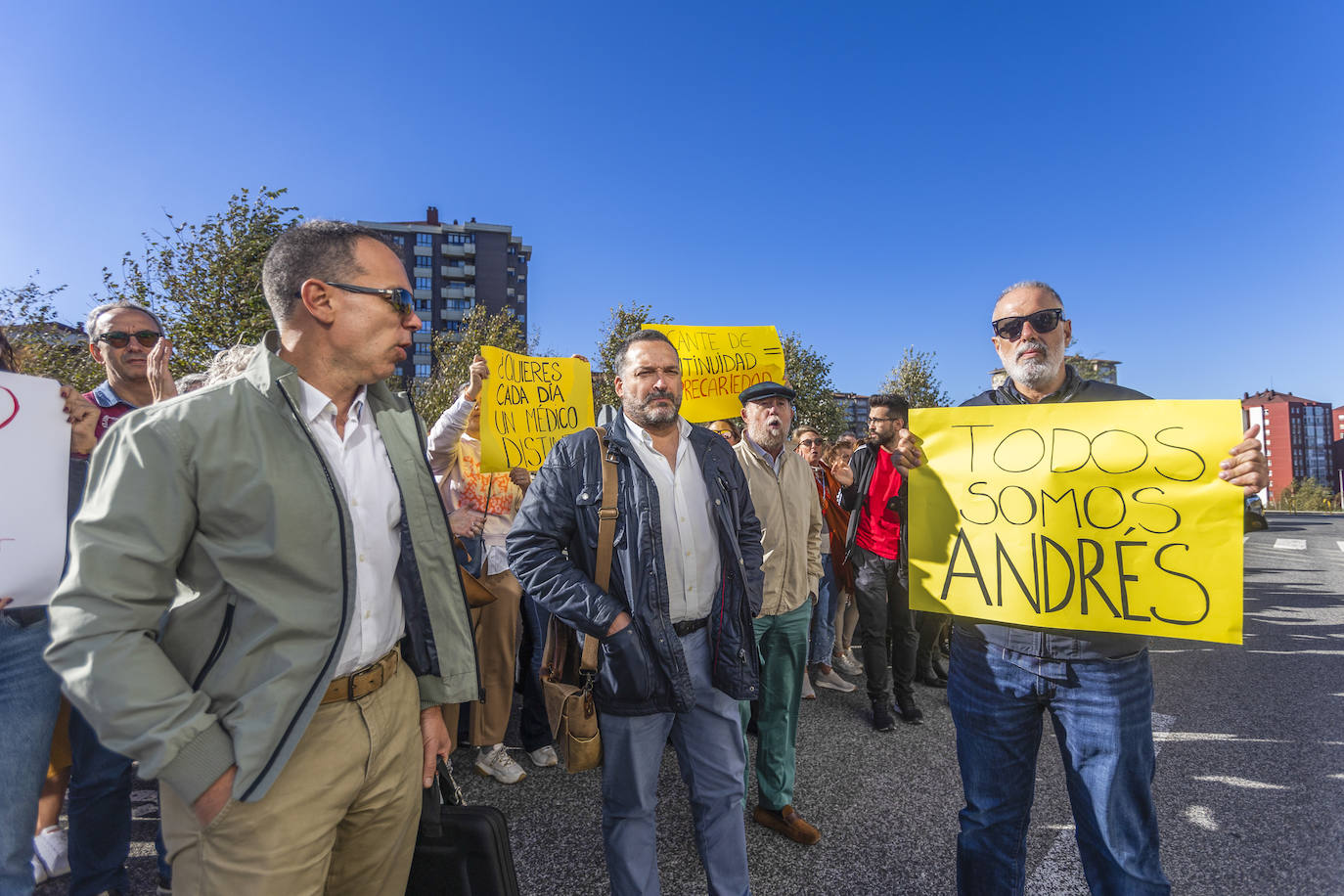 Los médicos de Atención Primaria manifestaron su apoyo al equipo negociador concentrándose a las puertas del SCS