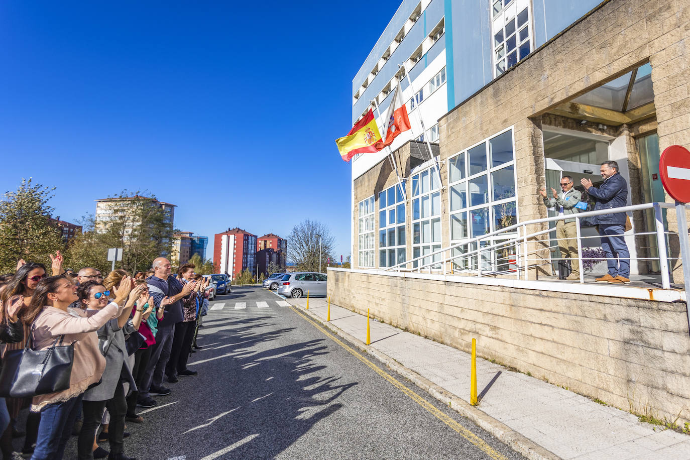 Los médicos de Atención Primaria manifestaron su apoyo al equipo negociador concentrándose a las puertas del SCS