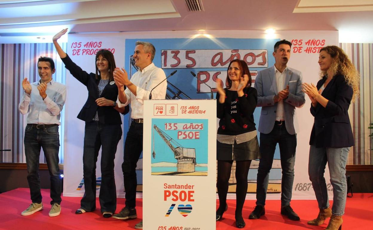 Pedro Casares, Idoia Mendía, Pablo Zuloaga, Luz Martínez-Seijo, Daniel Fernández y Ainoa Quiñones, en el acto del PSOE de Santander celebrado este sábado 