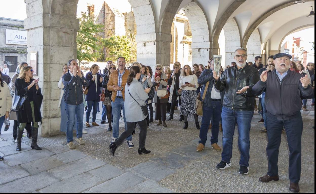 Protesta del colevtivo médico esta semana ante el Parlamento de Cantabria.