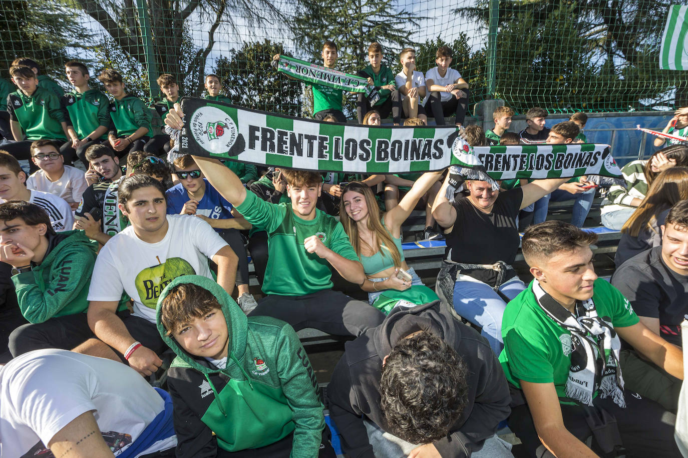 El partido de la Copa del Rey entre el Vimenor y el Mirandés en el campo en La Vidriera. 