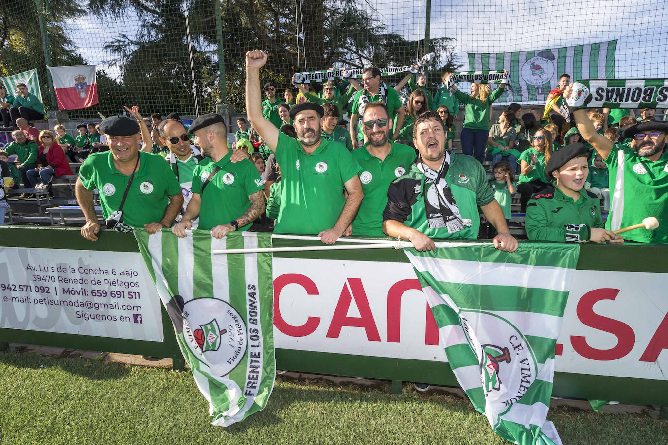 El partido de la Copa del Rey entre el Vimenor y el Mirandés en el campo en La Vidriera. 