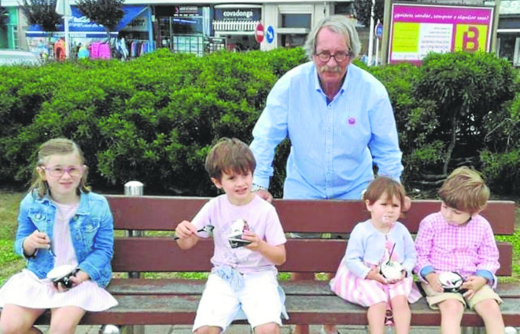 Cuarenta años en la botica de La Inmobiliaria