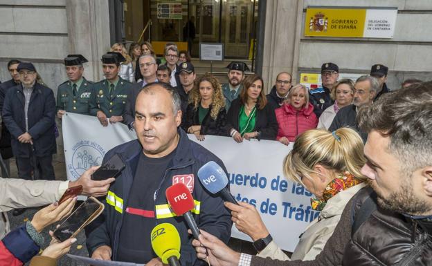 El bombero Pablo Calvo ha sido el encargado de leer el manifiesto.