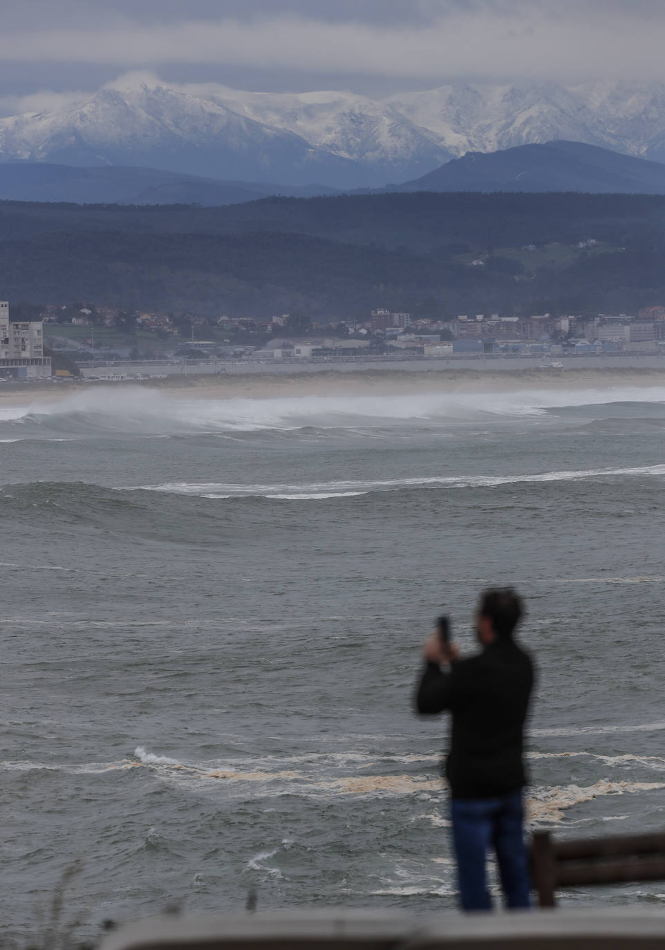 Temporal de costa, vista desde Loredo.