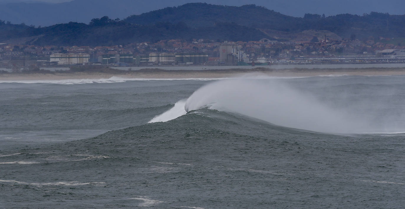 Temporal de costa, vista desde Loredo.