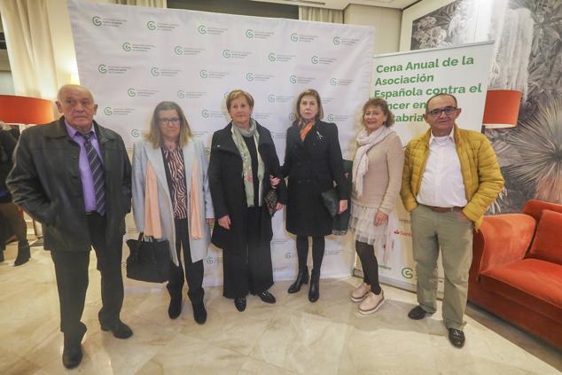 Pedro González, Cuqui López, Pilar Sáiz, Purificación Martínez, Begoña González e Ignacio Mantecón. 