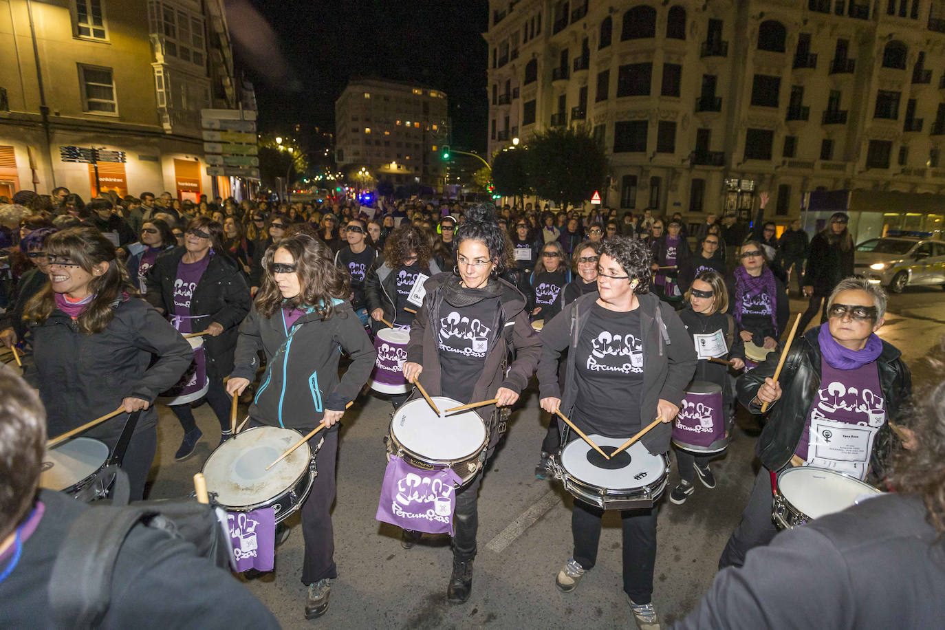 Más de 1.500 personas han recorrido las calles de Santander contra la violencia machista con motivo del 25N.