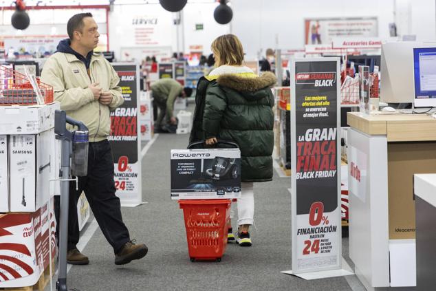 Fotos: Colas para comprar en el Viernes Negro