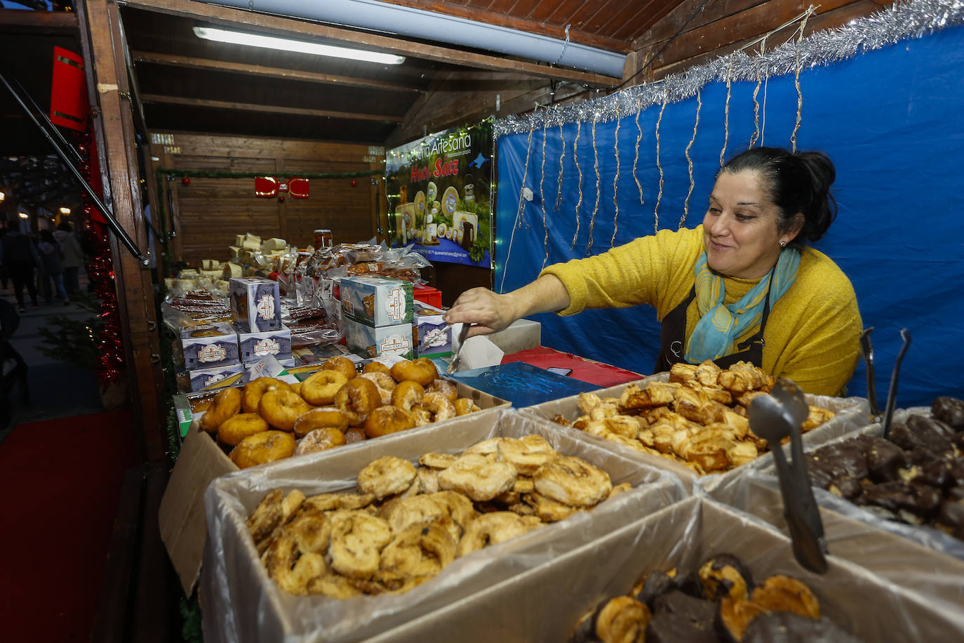 Fotos: La Feria de Navidad de Torrelavega abre con 20 casetas