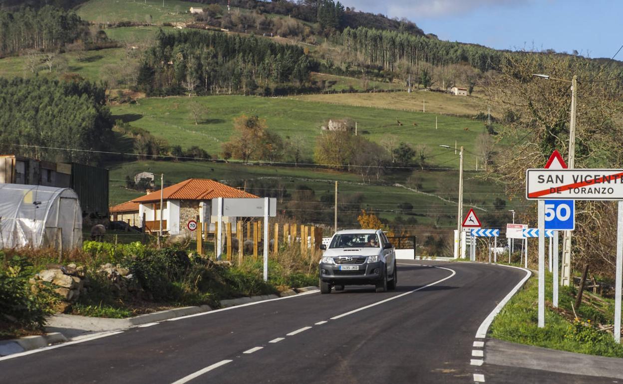 Nuevo tramo de carretera entre Castillo Pedroso y San Vicente de Toranzo. 