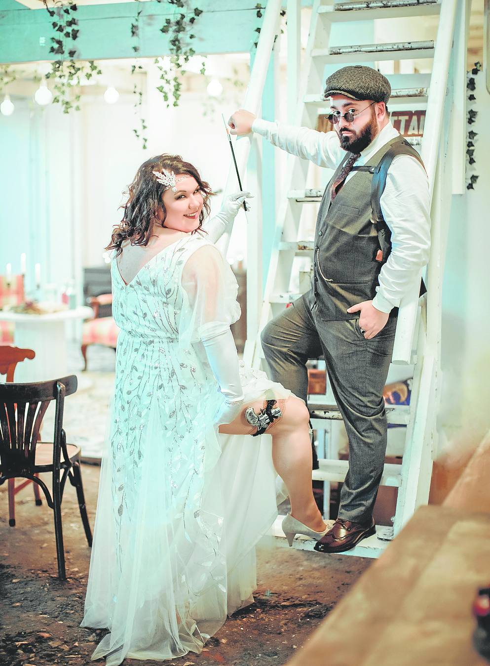 Patricia Izquierdo y Aldo Alonso celebraron su boda en Santander el pasado 12 de marzo. Recuerdan que «el hecho de repetir y celebrar una segunda boda ya es de por sí una anécdota. Si a eso le sumamos que la ambientamos en los años veinte, que los novios entramos bailando al ritmo del ‘Rey del Glam’ y que Aldo fue la estrella del concierto posterior, nos dio una boda para recordar». 