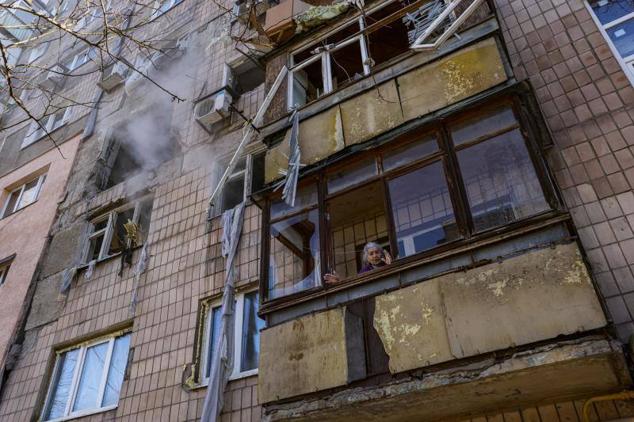 Fotos: Ucrania bombardea un mercado en Donetsk