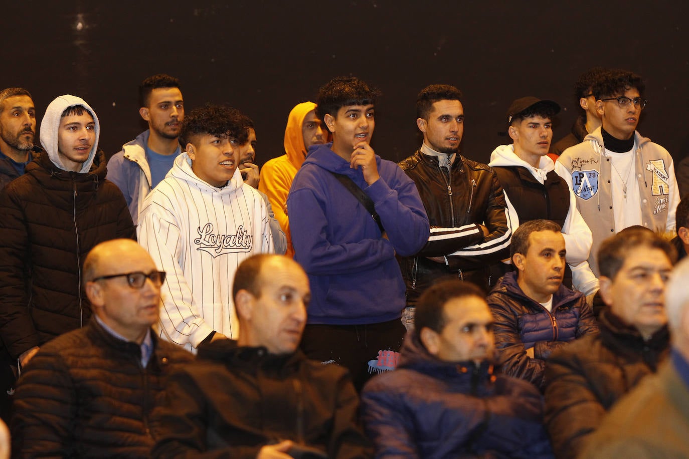 Fotos: La colonia marroquí celebra en Torrelavega el pase a semifinales