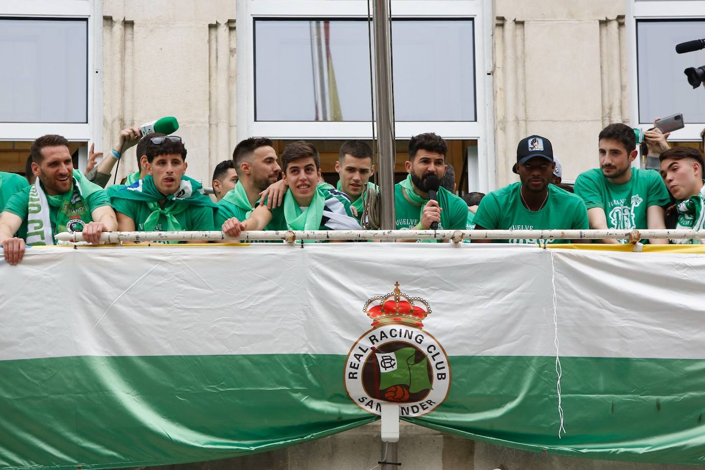 En el balcón del Ayuntamiento, durante la celebración del ascenso.