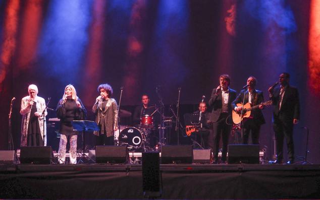 Mocedades, durante su concierto en Santander